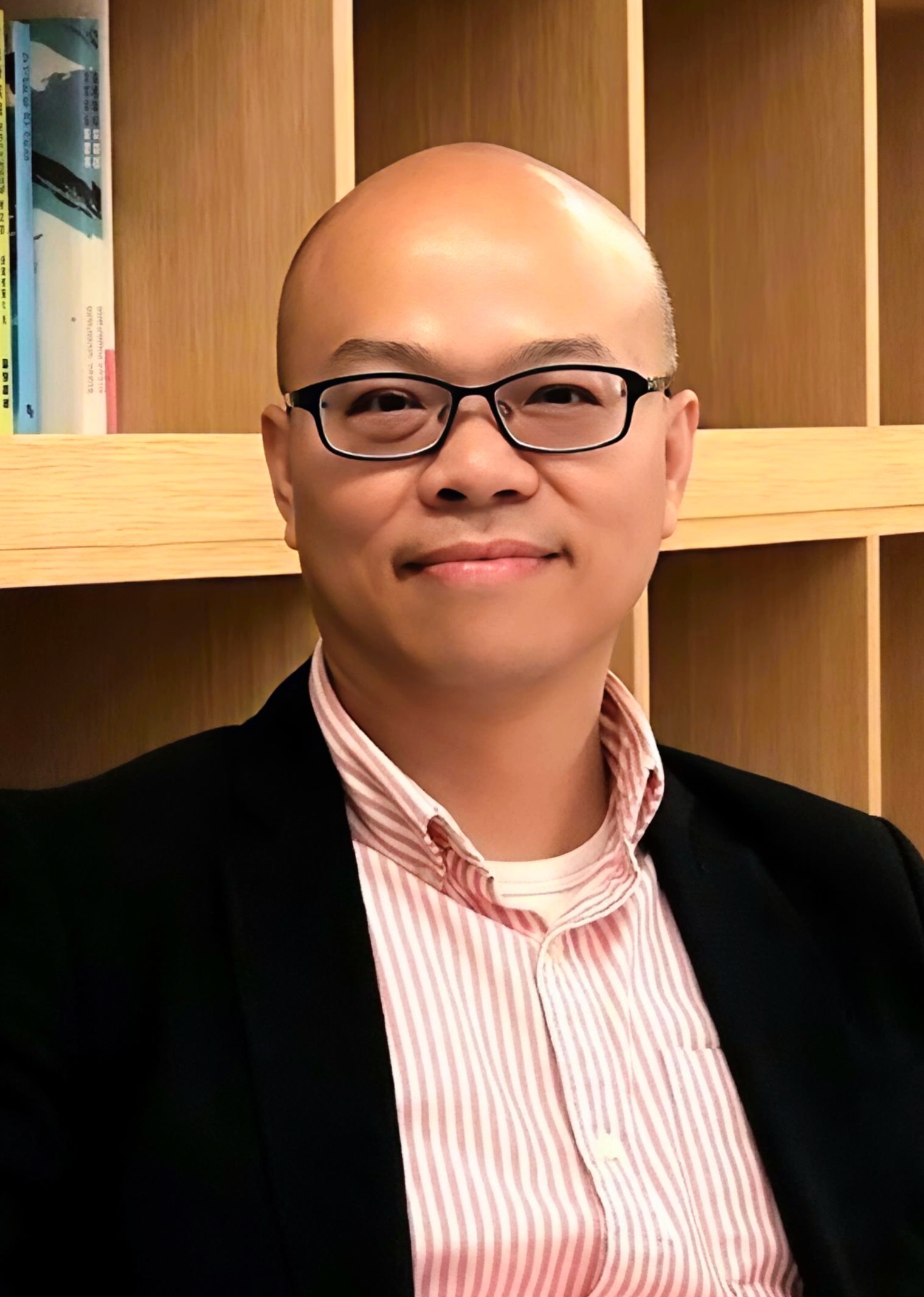 袁尚華教授