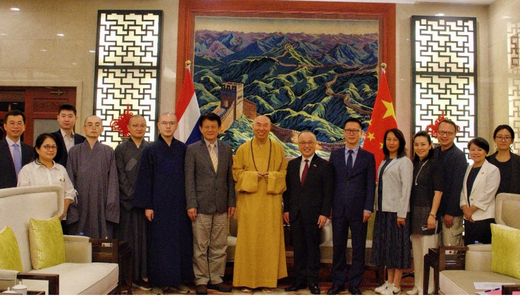 寬運大和尚率團參加衛塞節並拜會中國駐泰使館